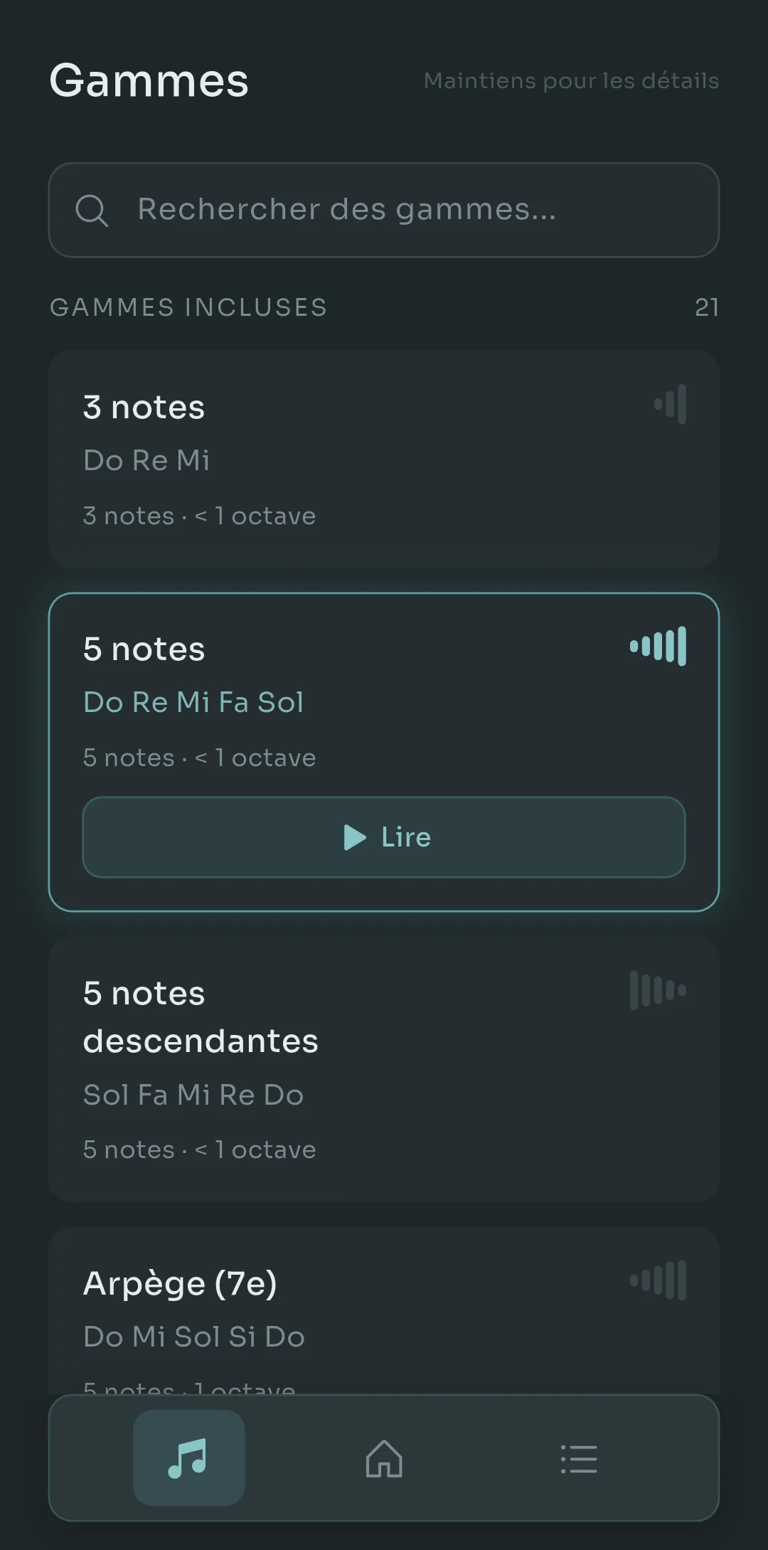 Onglet Gammes de Scalita listant des gammes intégrées comme 3 notes, 5 notes, 5 notes descendante et Arpège (7e), chacune avec ses noms de notes, son étendue et un petit aperçu de sa forme